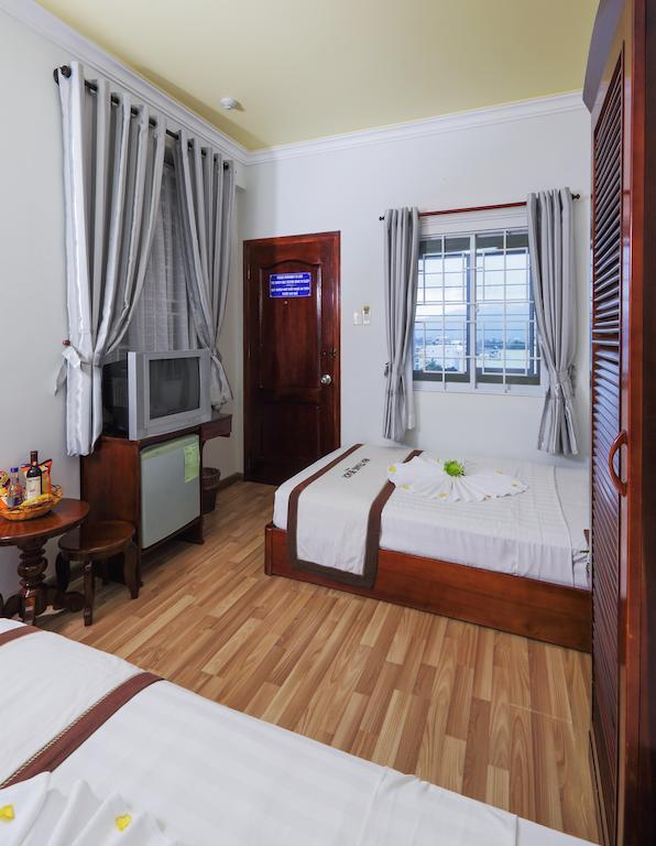 Nha Trang Beach Hotel Room photo